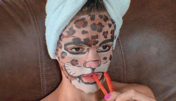 Дивна маска для обличчя