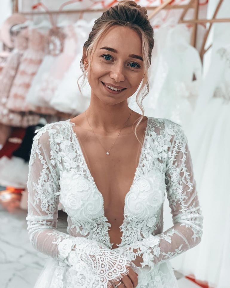 Екатерина Репяхова в свадебном платье портрет