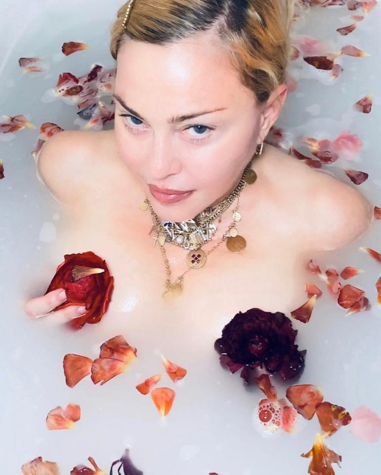 Мадонна в ванной