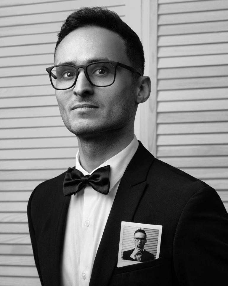 Игорь Ласточкин в смокинге на черно-белом фото