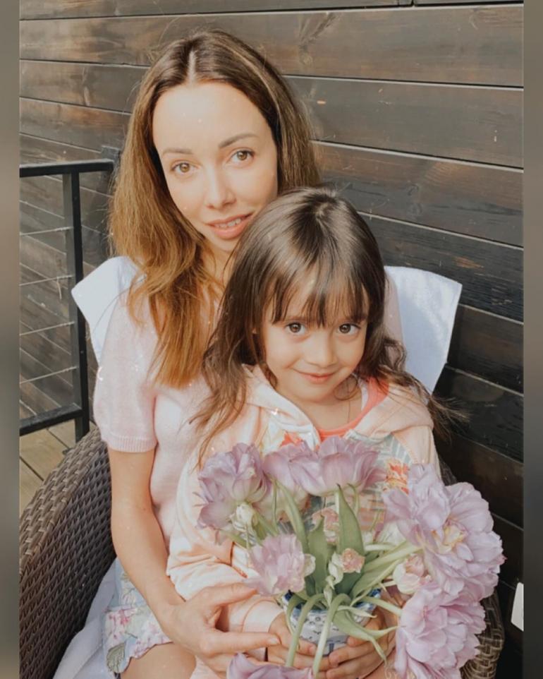 Екатерина Кухар с дочкой Настей