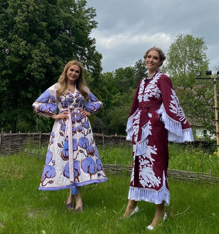 Ольга Сумская и Екатерина Осадчая в вышиванках