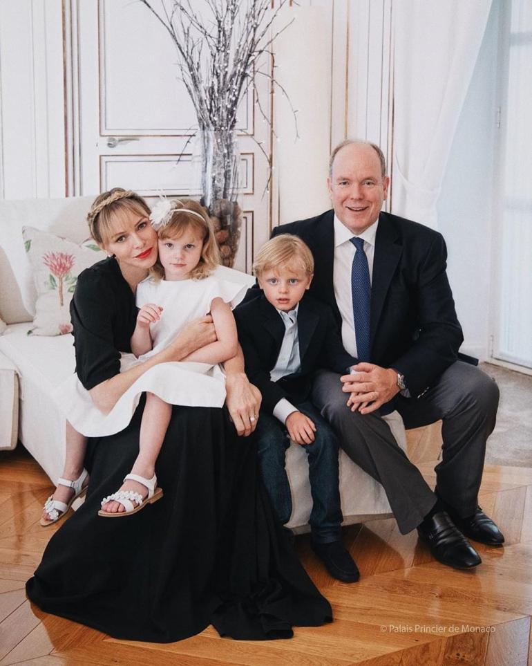 Князь Монако с семьей