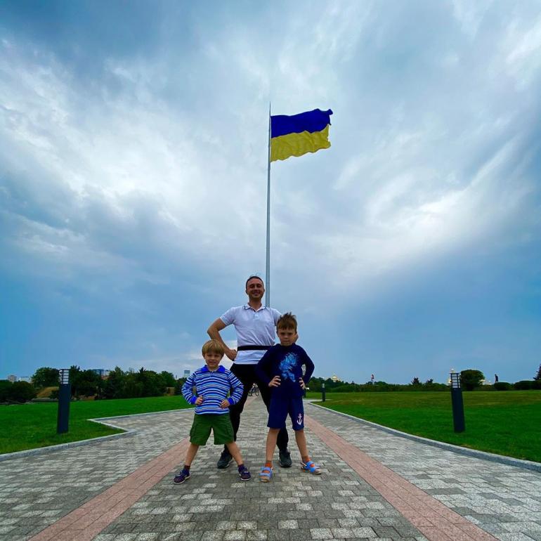 Тарас Тополя с сыновьями