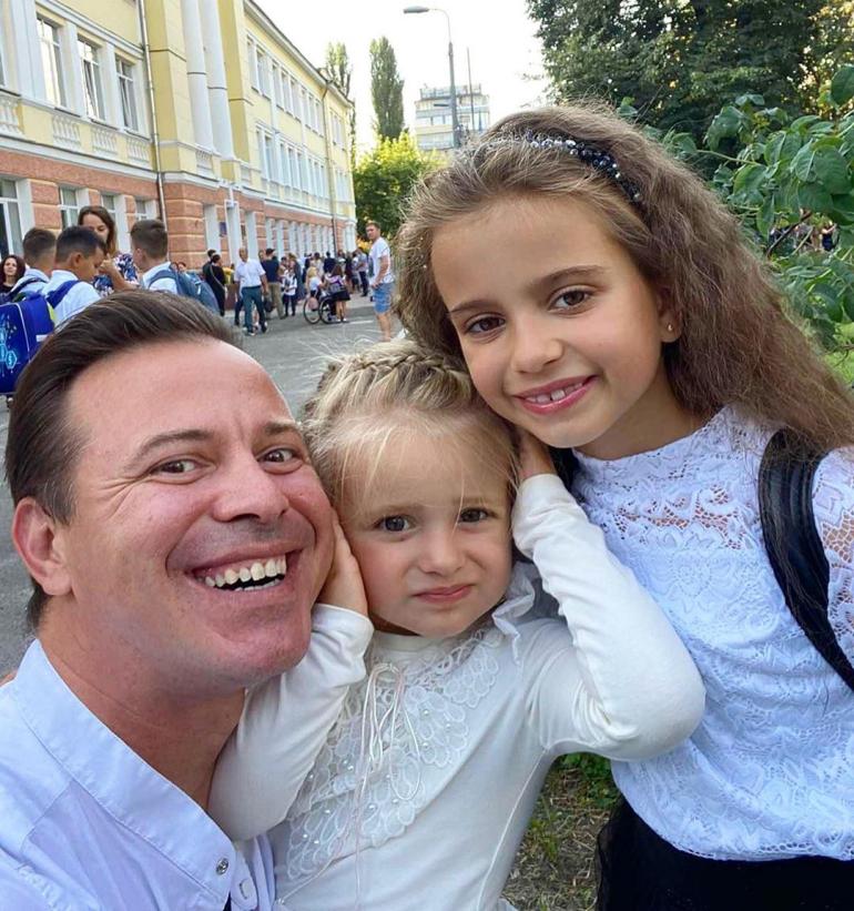 Андрей Дикий с дочками