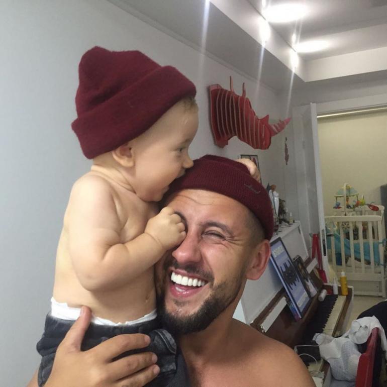 Дима Монатик с малееньким сыном