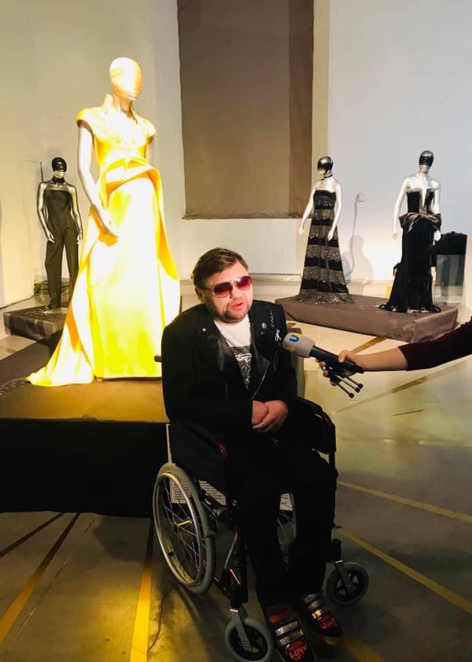 Сергей Ермаков в инвалидной коляске
