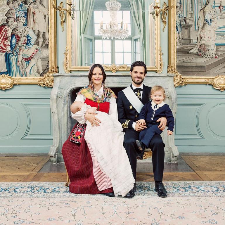 Принц Карл Филипп и принцесса София с детьми