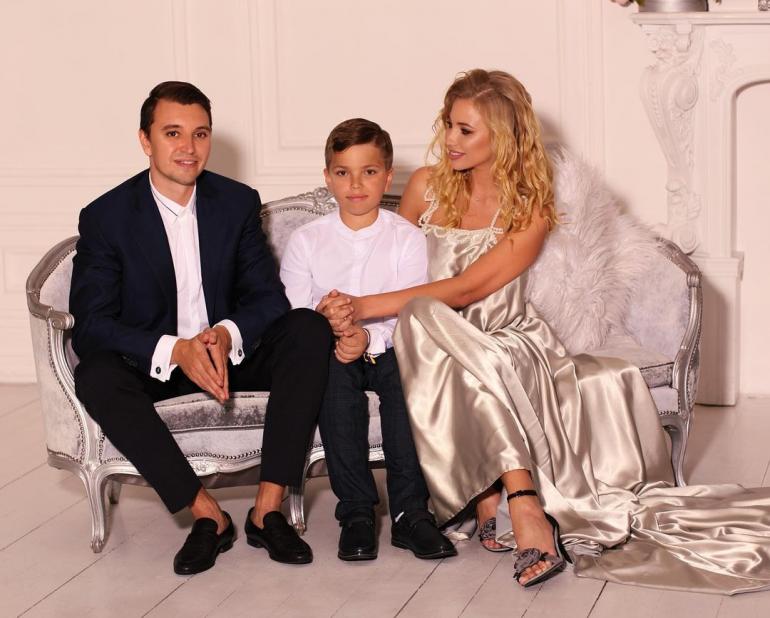 Марина Кущук с сыном и Олег Ивонин
