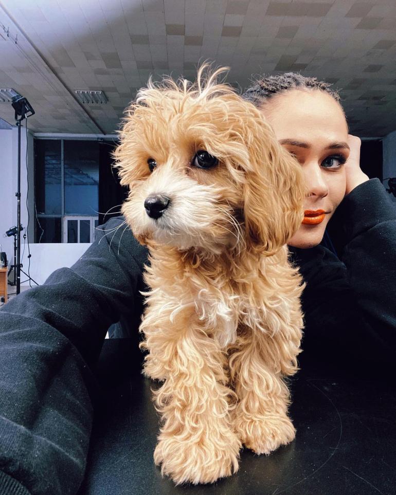 Юлия Санина с собакой