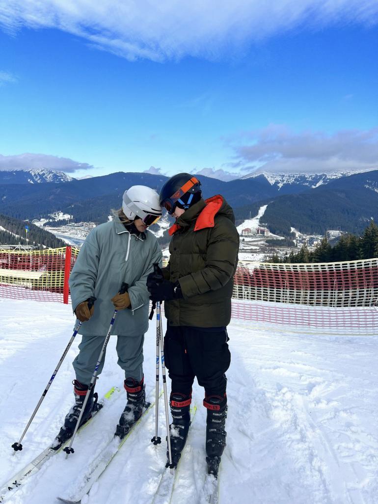 Тіна Кароль із сином на лижах