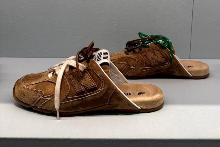 Miu Miu та New Balance: спортивні мюлі