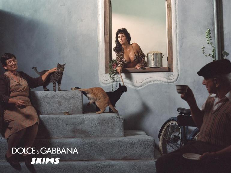 Кім Кардаш'ян в рекламі Skims x Dolce & Gabbana