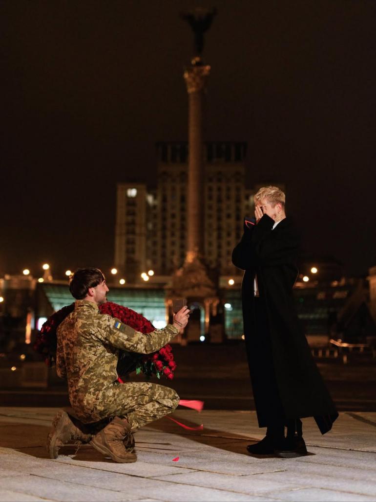 MELOVIN заручився