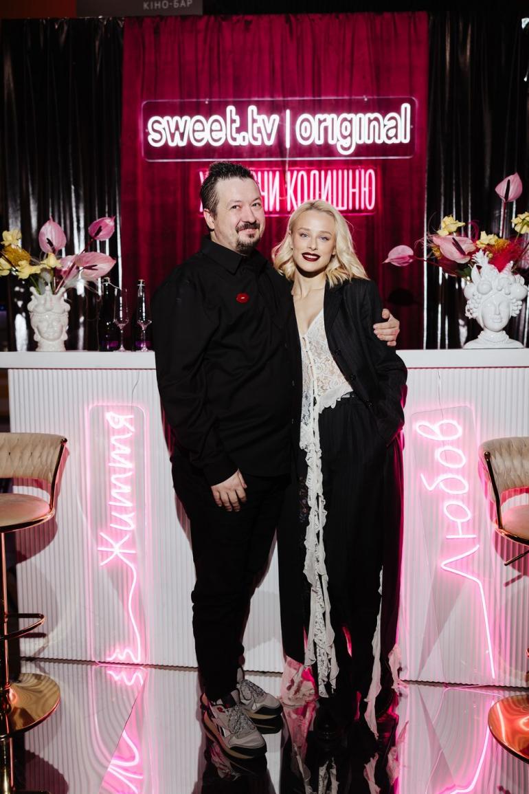 Актори серіалу _Ховаючи колишню_ Слава Бабенков і Анастасія Король