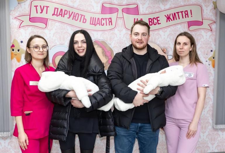 співачка Sonya Kay з чоловіком і дітьми