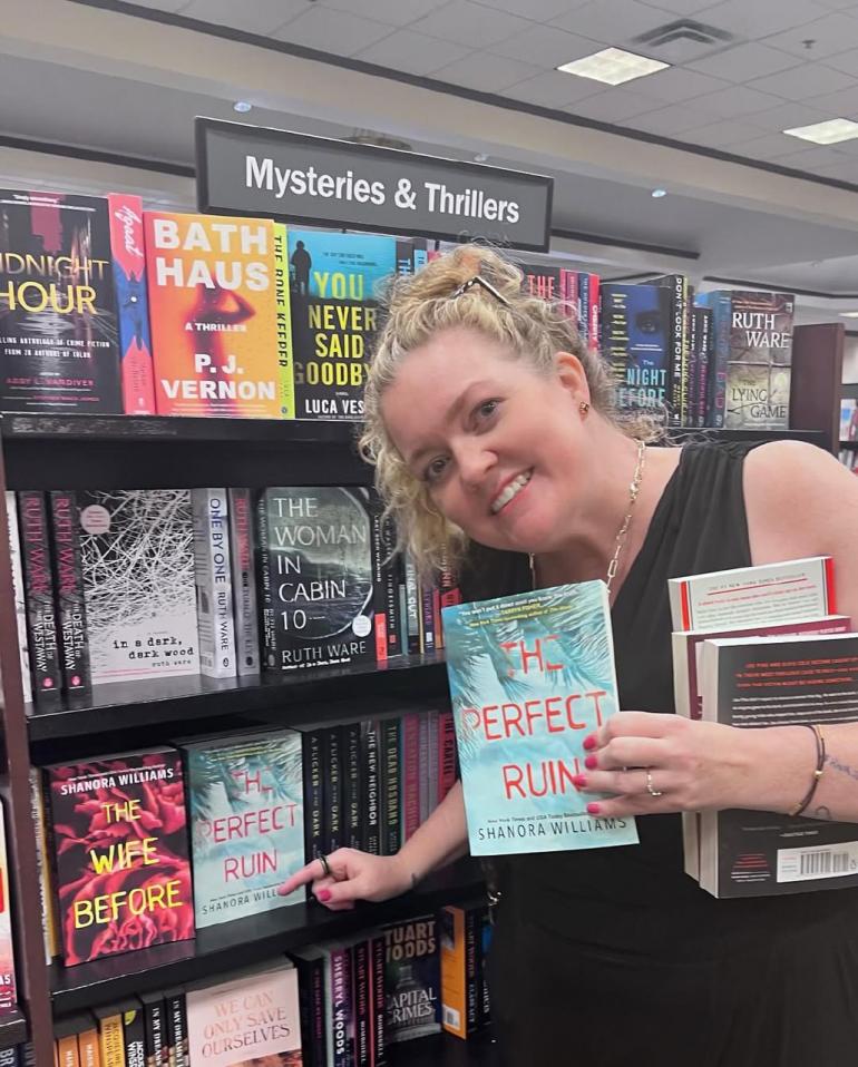 Коллін Гувер 