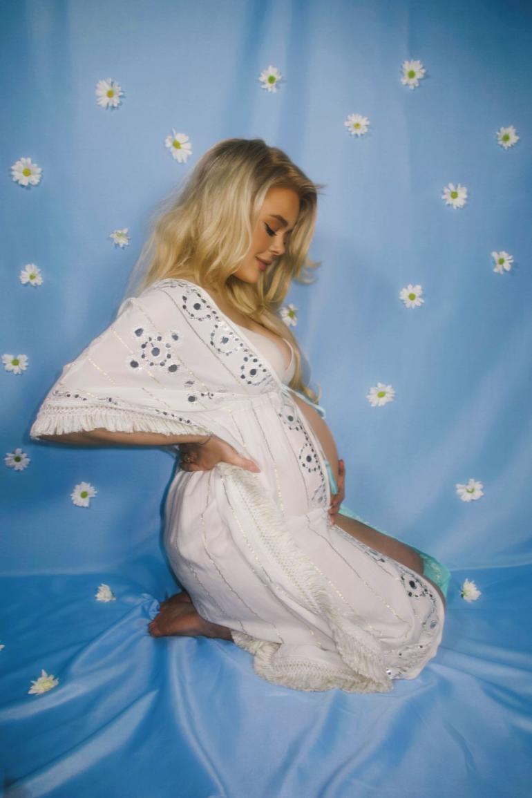 Вагітна Аліна Гросу