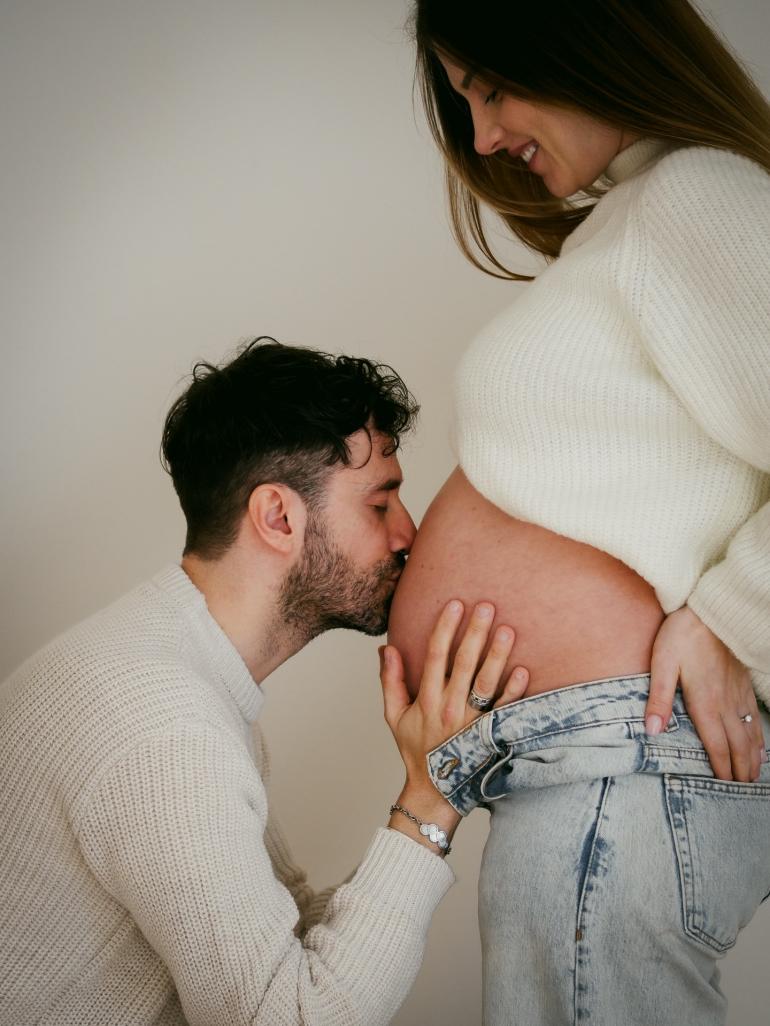 Вагітна Ольга Харлан та Луїджі Самеле