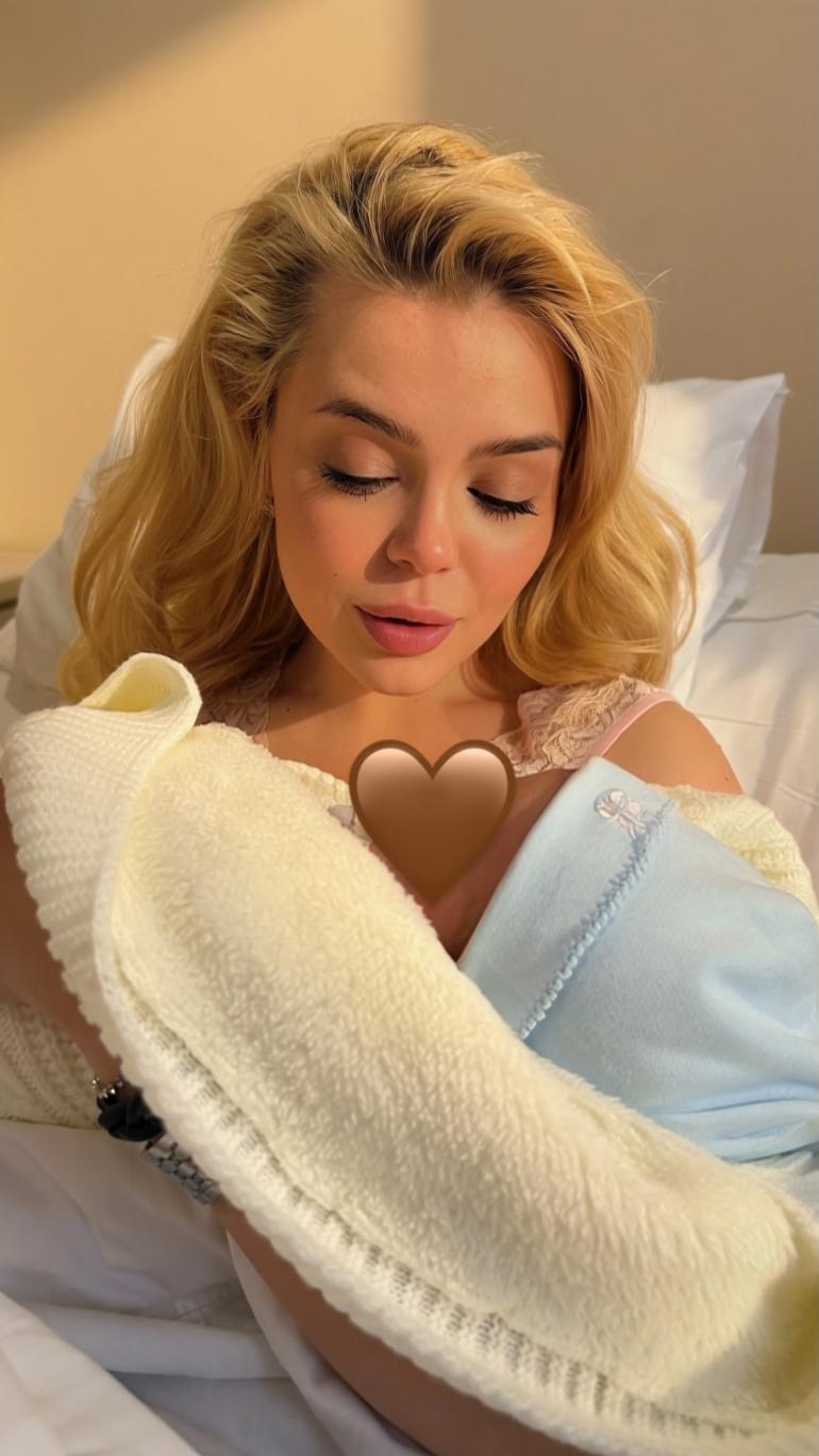 Аліна Гросу народила сина