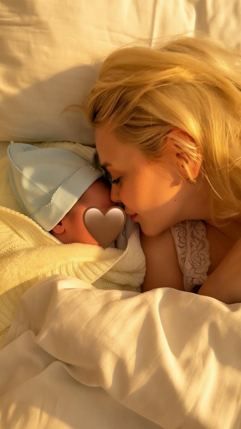 Аліна Гросу народила сина