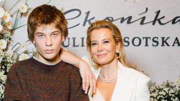 Юлия Высоцкая с сыном Петром