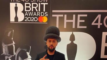 Монатик на красной дорожке Brit Awards 2020