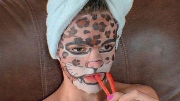 Дивна маска для обличчя