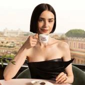 Лілі Коллінз